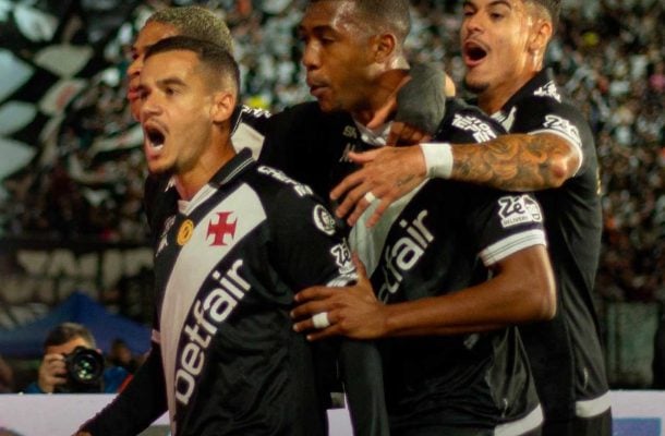 Coutinho reafirma boa fase no Vasco e alcança marca importante