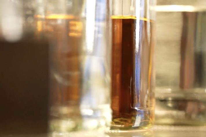 Garrafas de bebida alcoólica – Reprodução/TV Globo