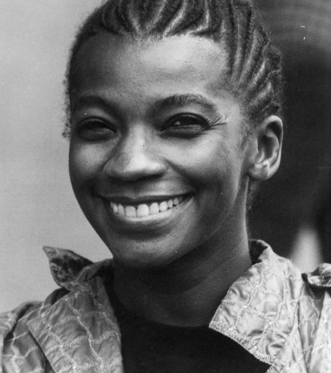 No mesmo ano, iniciou sua carreira na televisÃ£o na novela 