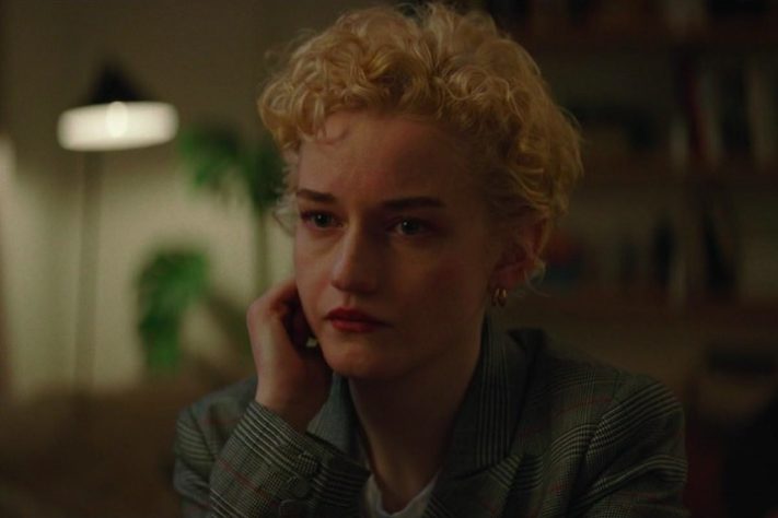Julia Garner em 