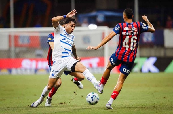 Gabigol faz golaço, e Cruzeiro vence Bahia de virada