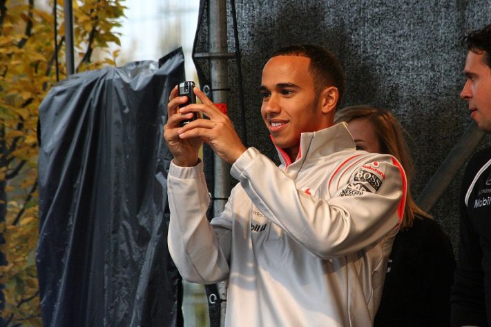 Lewis Hamilton – Wikimedia Commons/AngMoKio