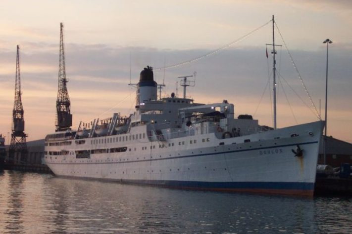 SS Medina, MV Doulos Phos - Wikimedia Commons/Chris Wood