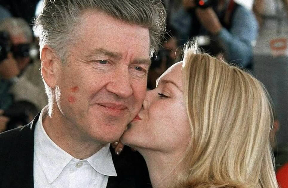 Já trabalhou com grandes nomes do cinema mundial. Entre eles estão David Lynch, Peter Jackson, Woody Allen, Clint Eastwood, Alejandro G. Iñárritu e Juan Antonio Bayona. Essas colaborações reforçam seu prestígio em Hollywood.