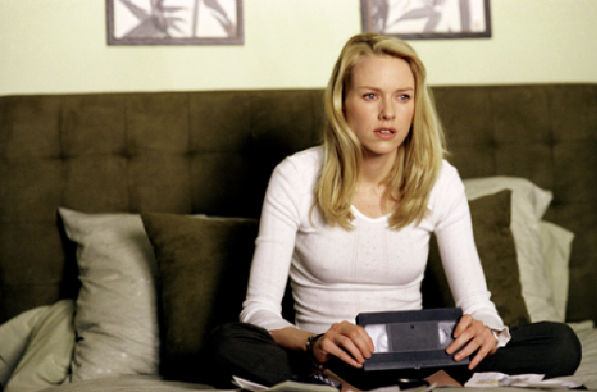 No ano seguinte, estrelou o terror “O Chamado” (2002), versão americana do clássico japonês. O filme foi um grande sucesso de bilheteria. A produção consolidou sua carreira como estrela em Hollywood.