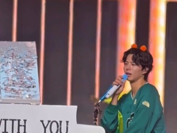 Ator sul-coreano Park Bo-Gum emociona fãs em encontro em SP