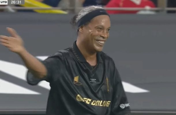 Quem levou? Com Ronaldinho, ícones do futebol duelam entre atacante x defensores