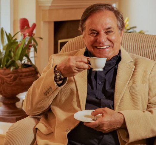 <p>Foi contratado pela RedeTV! em 2022 e passou a apresentar o “Manhã do Ronnie”. Também nesse ano, a emissora lançou o programa “Além do Vinho”, no canal “Sabor e Arte”.</p>
