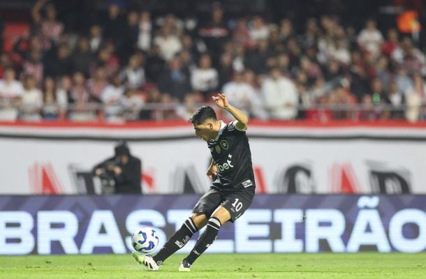 Savarino pede reação após derrota do Botafogo: “Levantar a cabeça”