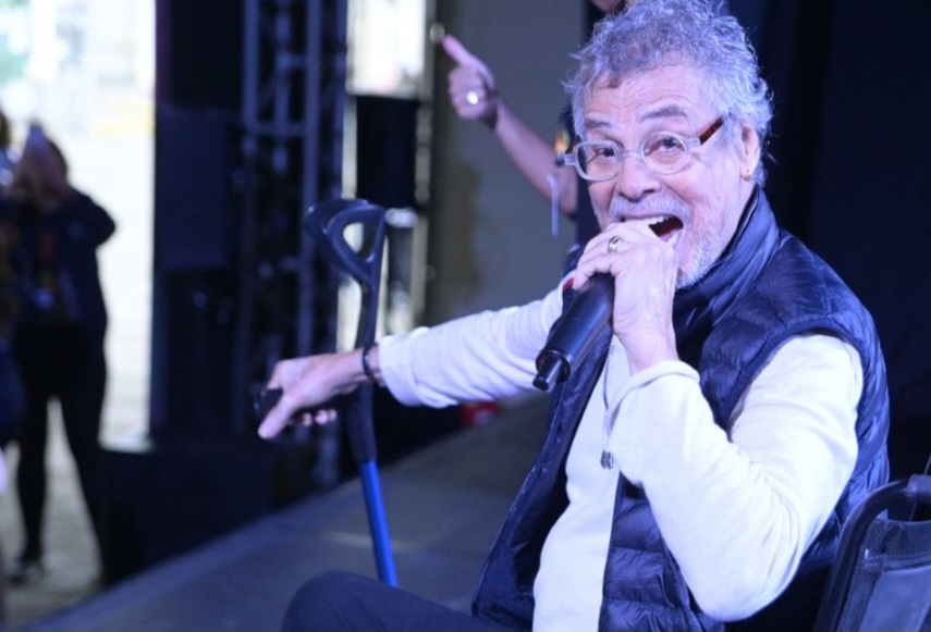 Ele ficou comovido ao lembrar de sua presença no 42º Festival de Dança de Joinville, em Santa Catarina, em julho. 