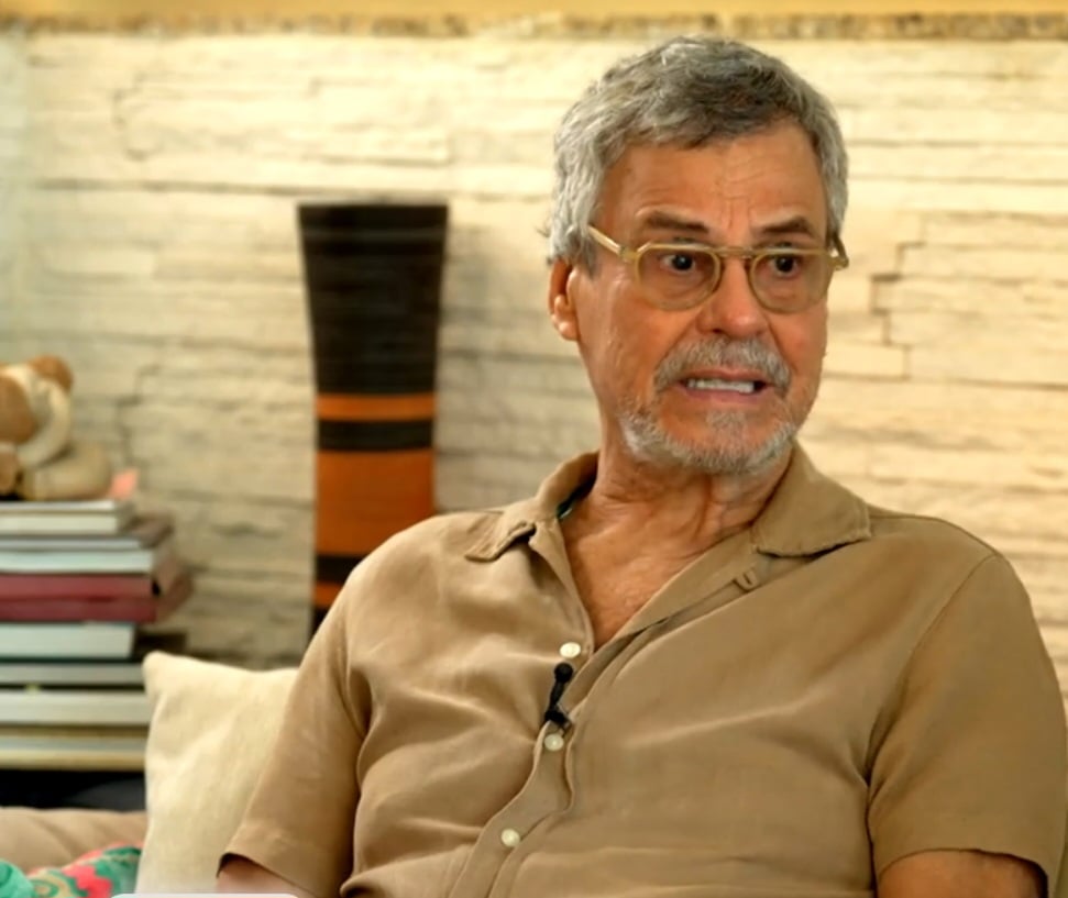 Vitima de doença que tira a mobilidade, dançarino Carlinhos de Jesus se emociona e chora