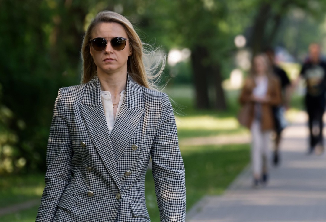 Em muitos contextos sociais, o acessÃ³rio estÃ¡ associado Ã  ideia de status e poder. 
