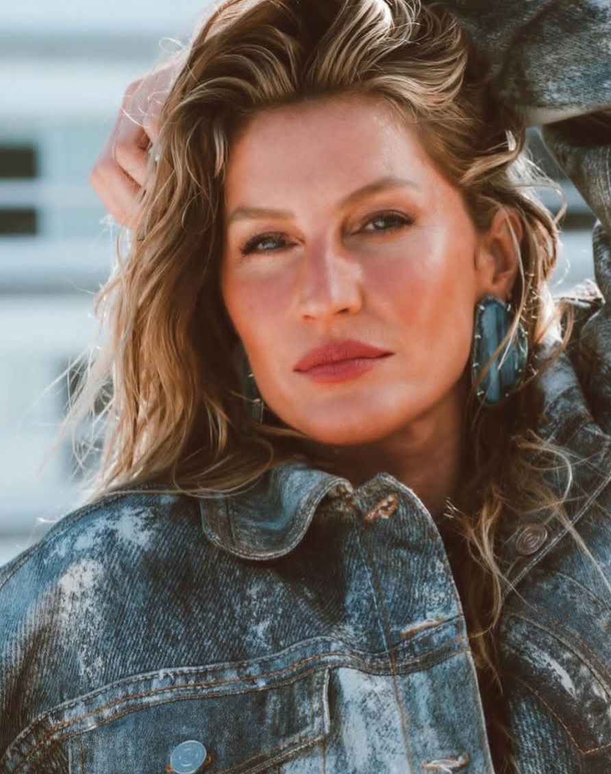 Gisele Bündchen costuma preparar smoothies, um tipo de vitamina, combinando a banana com melancia e outras frutas frescas.