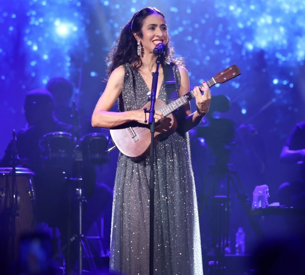 Marisa voltou ao cenário musical no primeiro semestre de 2006, quando lançou simultaneamente dois discos: 