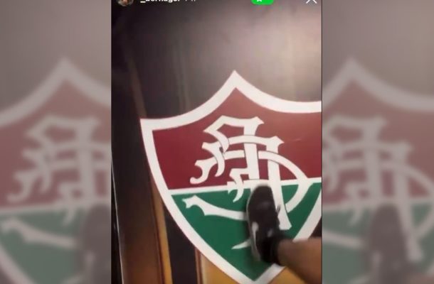 Empresa tem o contrato rompido após funcionário pisar e cuspir em símbolos do Fluminense no vestiário do Maracanã
