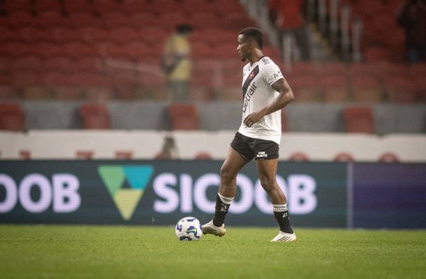 Vasco deve ter um reforço do DM para enfrentar o Flamengo