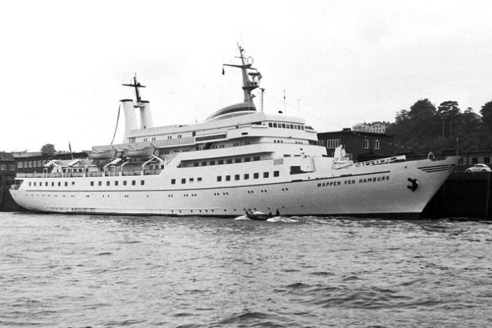 Empresário fica 16 anos tentando restaurar transatlântico e navio afunda - Wikimedia Commons/Wolfgang Fricke
