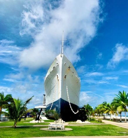 Navio construído na época do Titanic vira hotel de luxo na Indonésia - Reprodução @doulosphostheshiphotel