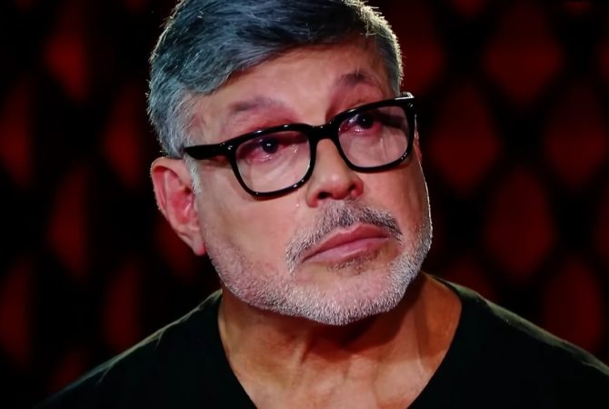 Alexandre Frota chora ao falar de episódio sobrenatural envolvendo seu filho