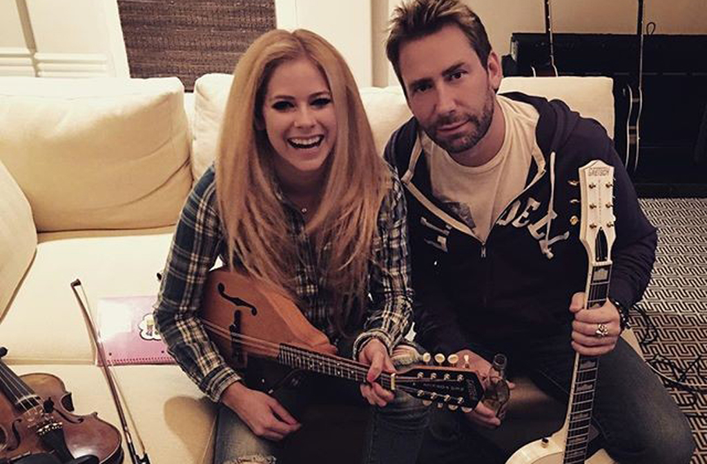 Na vida pessoal, foi casada com Deryck Whibley (Sum 41) e Chad Kroeger (Nickelback), ambos músicos influentes. Esses relacionamentos inspiraram composições mais emotivas em seus álbuns. A cantora sempre transformou experiências pessoais em arte, mantendo sua autenticidade como marca registrada.