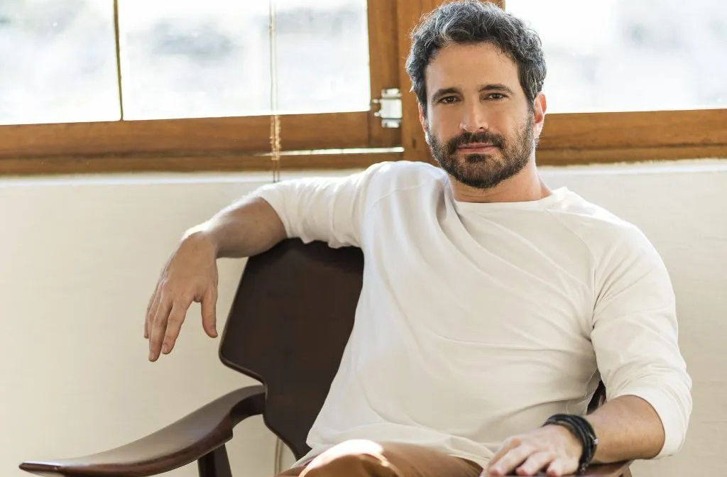 Sua experiência como diretor também merece menção. Entre seus trabalhos mais reconhecidos estão os curtas 