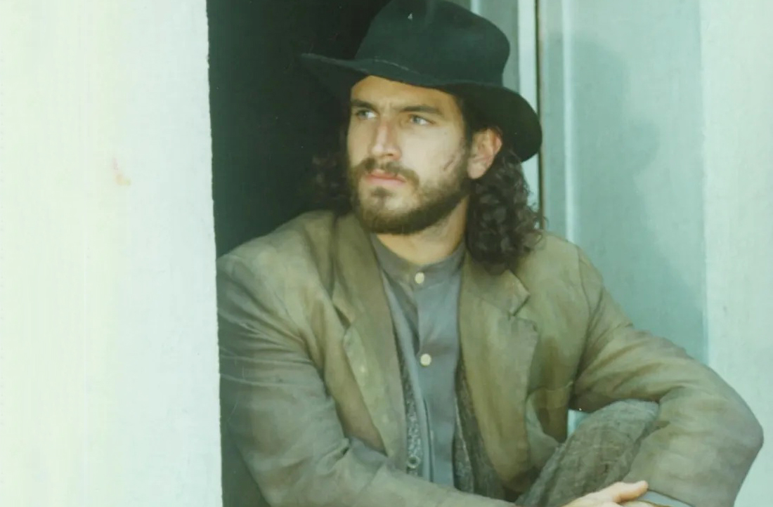 Na ocasião, ele interpretou o jovem Geremia Berdinazzi, personagem que mais tarde seria interpretado por Raul Cortez. Sua atuação chamou a atenção da crítica especializada e lhe rendeu o Prêmio APCA na categoria Revelação Masculina.