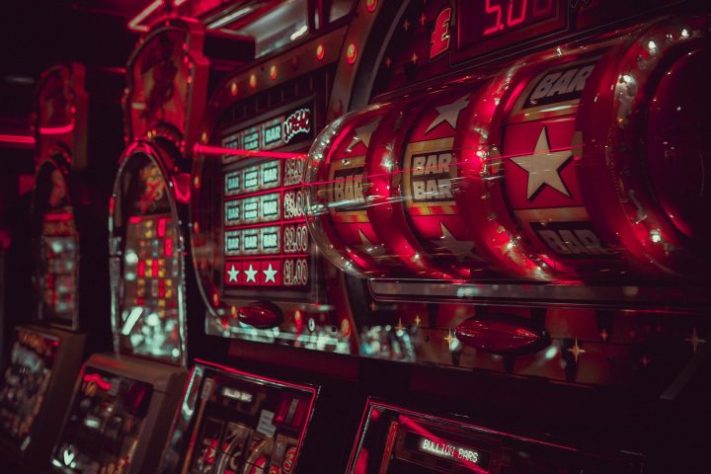 Cassino foto NEUTRA - Carl Raw/Unsplash
