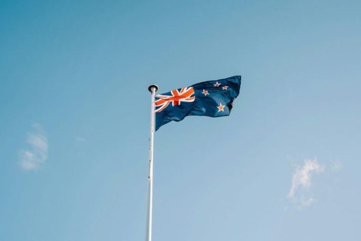 Bandeira da Nova Zelândia - Claudette Wicks/Unsplash