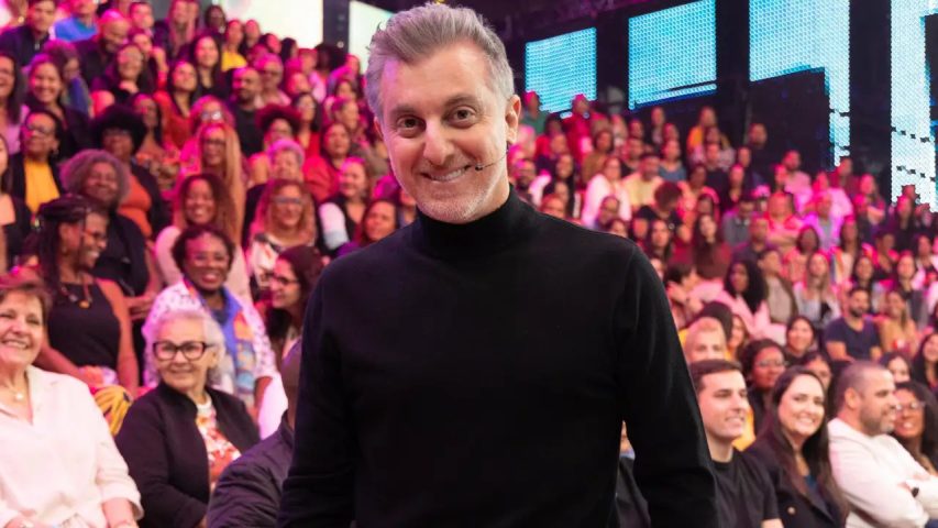 Em 1996, Luciano comandou o “Programa H”, na Rede Bandeirantes. Com exibições diárias e voltadas para o público jovem, o programa foi um sucesso. Depois, passou a ser exibido às 21h, em horário nobre, e chegou a alcançar oito pontos de audiência. Ainda revelou as personagens “Tiazinha” e “Feiticeira”.
