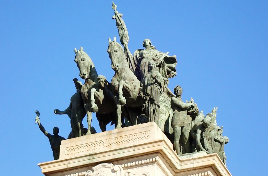 <p>Além do simbólico riacho, o parque abriga três ícones tombados como patrimônio histórico e cultural: o Museu do Ipiranga, o Monumento à Independência e a Casa do Grito. Juntos, formam um complexo tombado como patrimônio histórico e cultural.</p>
