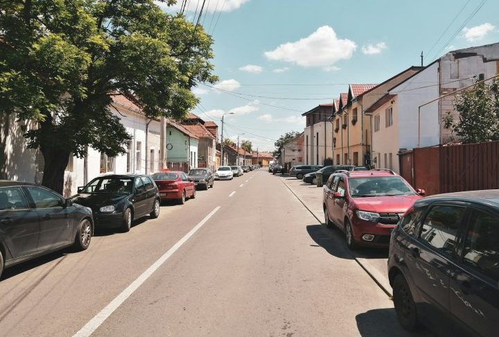 Além disso, os pesquisadores sugerem alternativas complementares, como limitar estacionamentos de acordo com a cor dos carros.