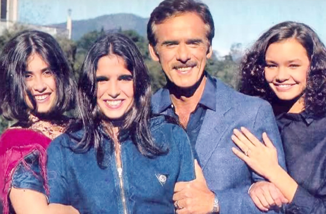 Já aos 16, Malu inscreveu-se no curso para atores do Teatro Tablado, dirigido por Maria Clara Machado. Estreou profissionalmente na peça 