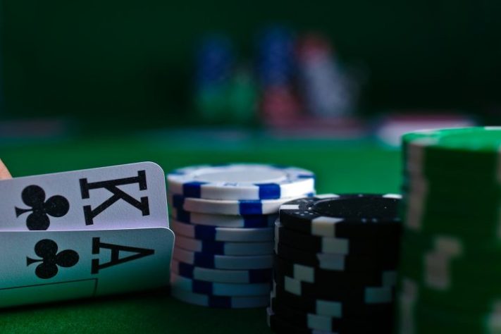 Jogos de cassino - Michał Parzuchowski/Unsplash
