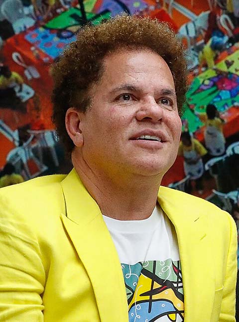 Defensor de uma arte acessível, Britto afirmou criar tanto para o circuito de galerias quanto para projetos populares, buscando ampliar o contato das pessoas com a produção artística. Apesar da longa permanência nos Estados Unidos, não descarta um retorno definitivo ao Brasil no futuro.