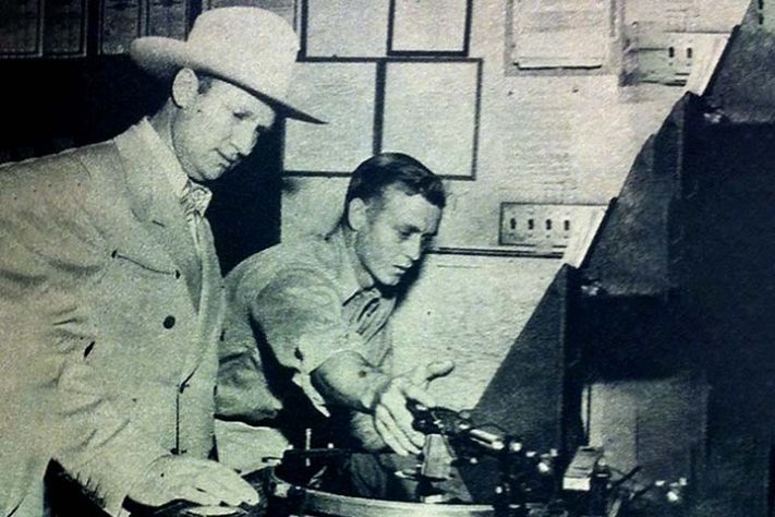 Gene Autry, o único artista com estrelas em cinco categorias da Calçada da Fama 