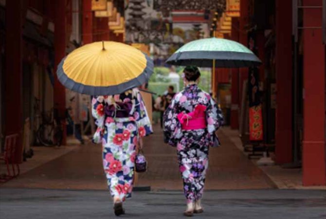 Mais do que proteção: guarda-chuvas são cercados de misticismo no Japão