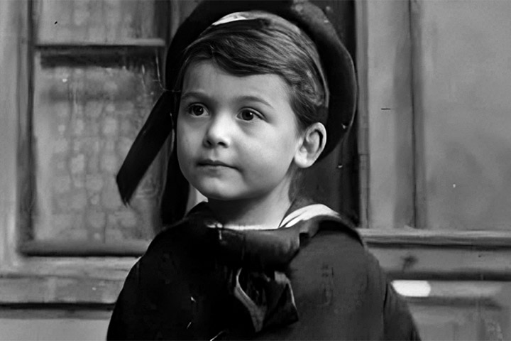 <p>A teoria do pai foi colocada em prática desde o berço. Aos 18 meses, William já lia jornais, e aos 8 anos dominava várias línguas, incluindo latim, grego, francês, alemão e russo.</p>
