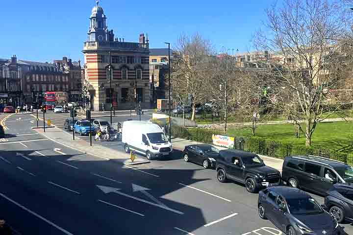 4º) Camberwell, Londres (Reino Unido): Localizado no sul de Londres, o bairro é considerado um reduto artístico e estudantil, sendo lar do famoso Camberwell College of Arts.