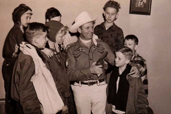 Gene Autry, o único artista com estrelas nas cinco categorias da Calçada da Fama 