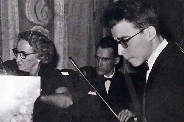 Nascido em São Paulo em 25 de junho de 1940, João Carlos Gandra da Silva Martins tornou-se um dos maiores nomes da música erudita brasileira. 
