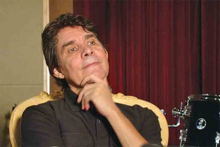 Cantor e compositor Lô Borges