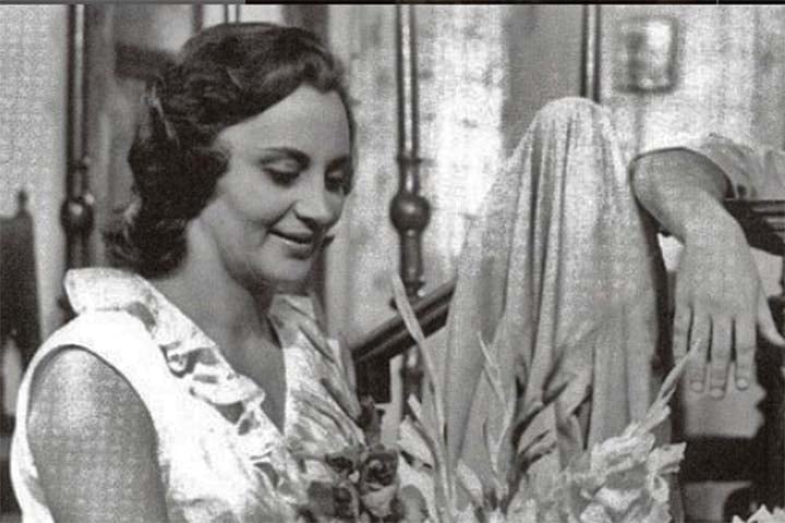 É viúva do ator, roteirista, diretor e produtor de televisão Fernando Balleroni, com quem se casou em 1949 e teve três filhos: Fátima, José, que faleceu com três dias de vida, e Fernanda.