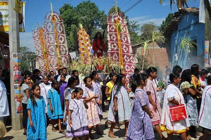 Procissão da Sexta-feira Santa em Xochistlahuaca - Sítio arqueológico pré-hispânico na Costa Chica de Guerrero, em Xochistlahuaca, México - AlejandroLinaresGarcia /wikimédia Commons
