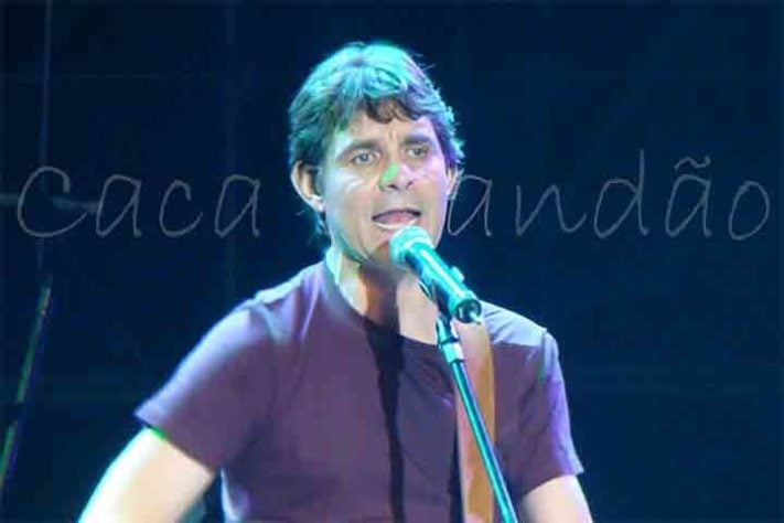 Cantor e compositor Lô Borges