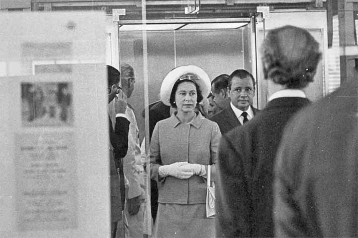 Em 1968, ocorreu uma mudanÃ§a definitiva: o museu foi transferido para sua sede atual, na Avenida Paulista, em um edifÃ­cio vanguardista assinado por Lina Bo Bardi. A Rainha Elizabeth II, monarca britÃ¢nica Ã  Ã©poca, participou da inauguraÃ§Ã£o da nova sede, sendo recepcionada por Pietro Maria Bardi.