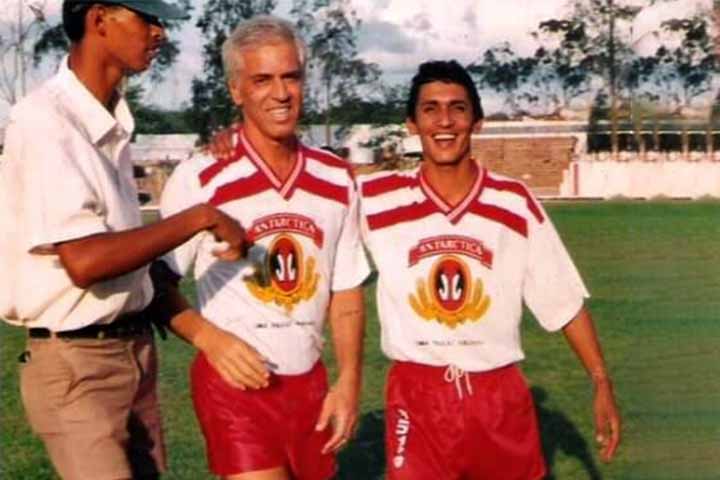 Além da carreira artística, Nuno Leal Maia manteve-se próximo do esporte. Em 1988, no auge de sua popularidade na televisão, tornou-se gestor de futebol do Bangu. O convite surgiu após o sucesso de seu personagem Tony Carrado, em “Mandala”. 
