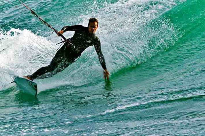 Bruno Sroka - Kitesurf, kiteboarding, originalmente flysurfing,, esporte aquático - Deimantina /Wikimédia Commons