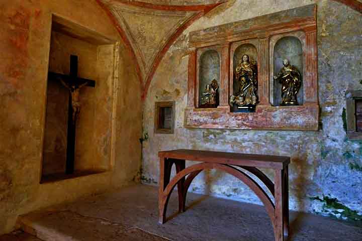 Muitos dos combatentes acreditavam que a independência traria liberdade, o que não se concretizou, mantendo desigualdades sociais e raciais.