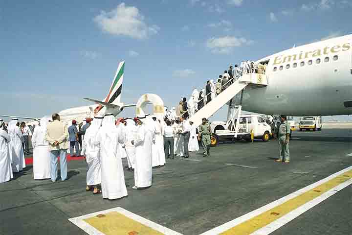 Desde o início, as cores e os cortes escolhidos buscavam representar as paisagens e a herança do país árabe, ao mesmo tempo em que priorizavam o conforto e a durabilidade indispensáveis para jornadas longas. Veja a seguir os períodos que a empresa destacou em sua publicação!
