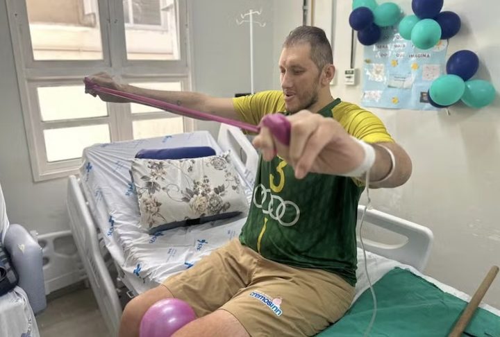 Segundo o boletim médico, ele deu entrada no hospital com necrose e grave comprometimento tecidual. 